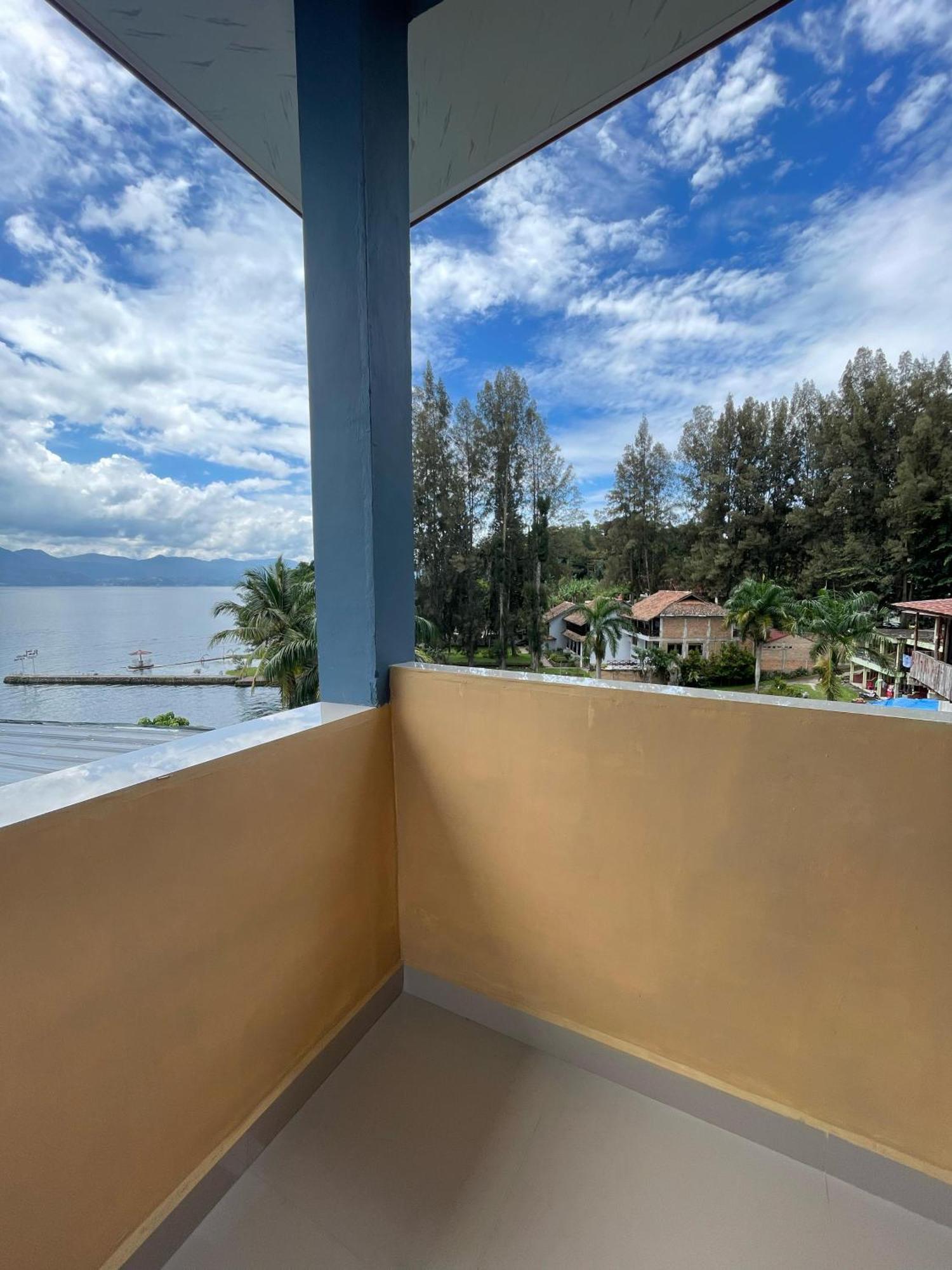 Maruba Inn Tuk Tuk Exterior foto